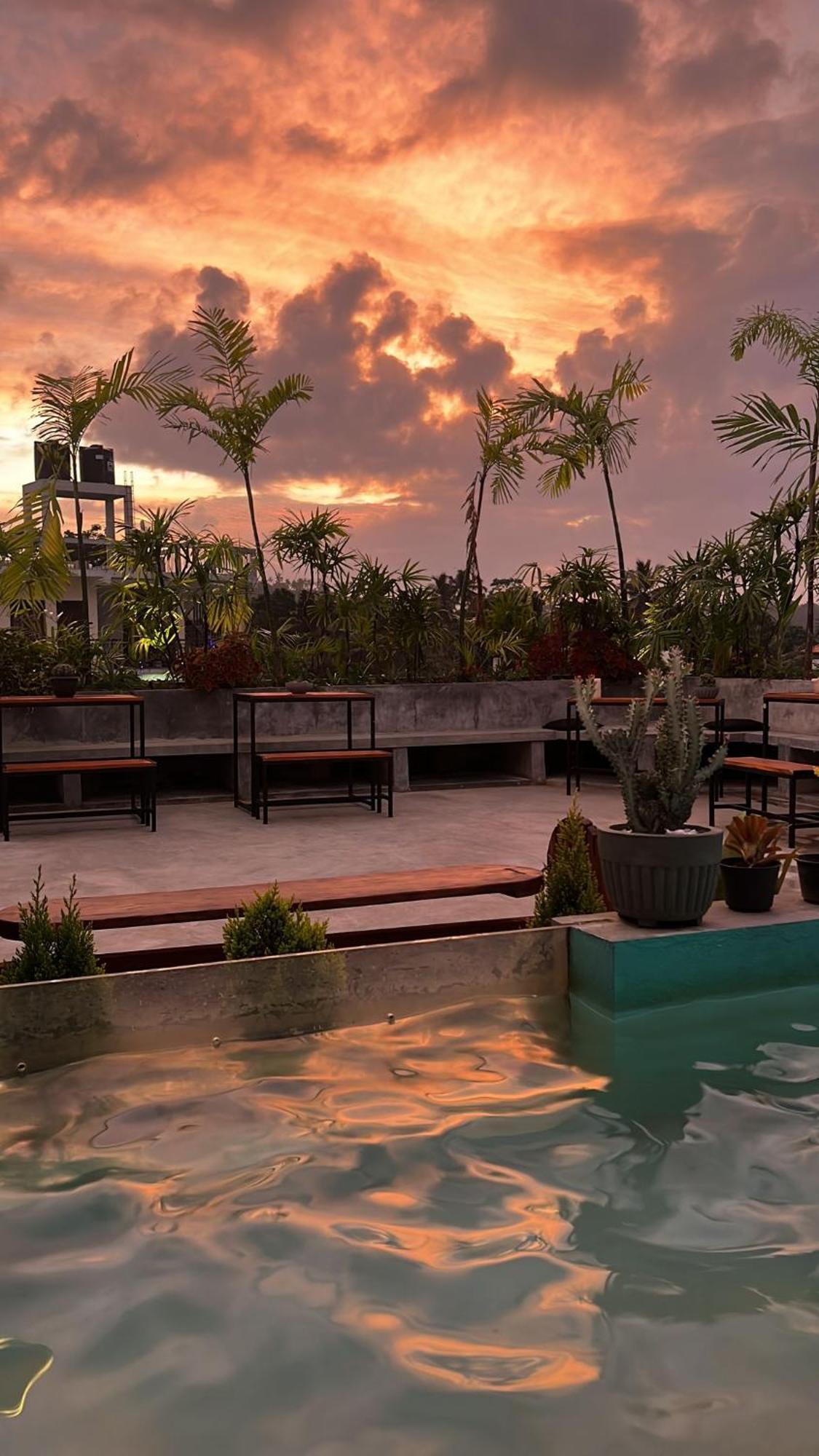 Yasis Surf Lodge Mirissa Ngoại thất bức ảnh